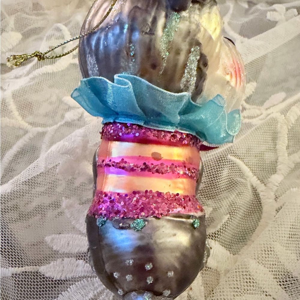Hand Blown Glass Charming Shih Tzu Dog Holiday Ornament - Picture 2 of 8